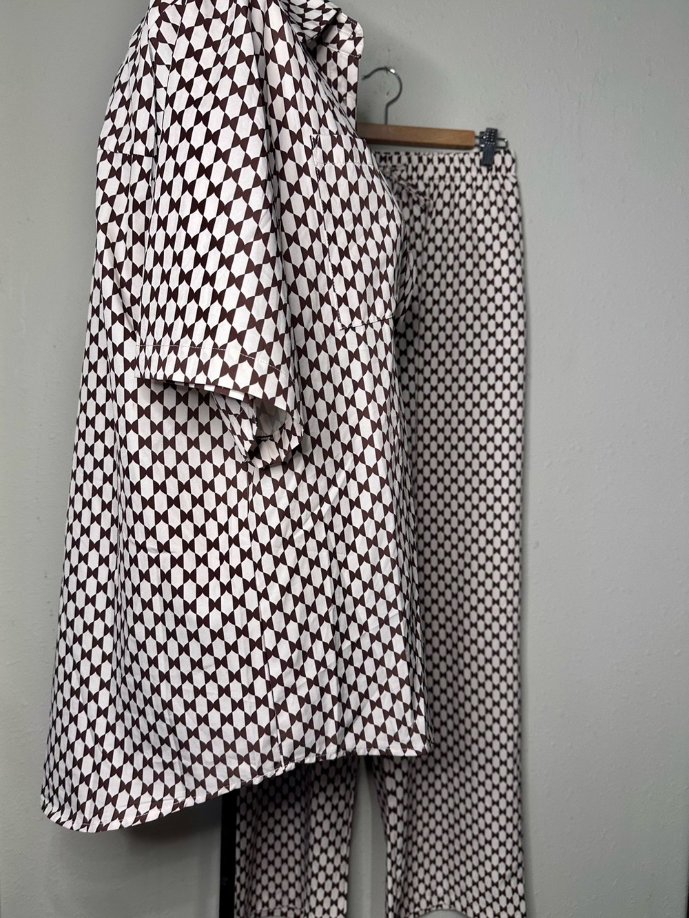 Commense | 2 piece set geometric print top & bottom (M) - Picture 6 of 15